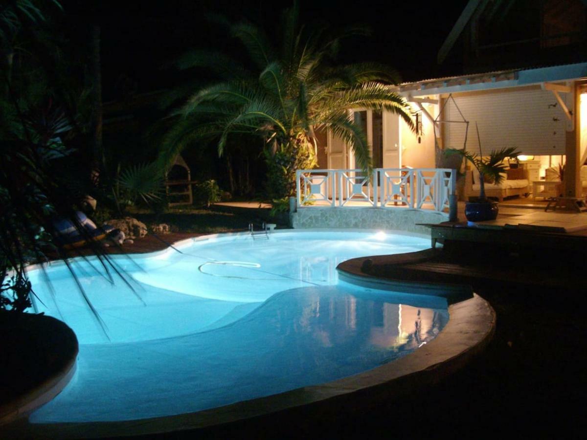 Villa Piscine et Iguanes en bord de mer proche plages marina et golf Saint-Francois  Extérieur photo