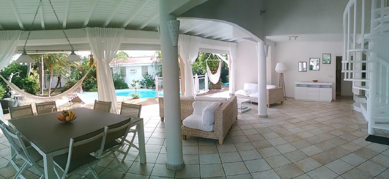 Villa Piscine et Iguanes en bord de mer proche plages marina et golf Saint-Francois  Extérieur photo