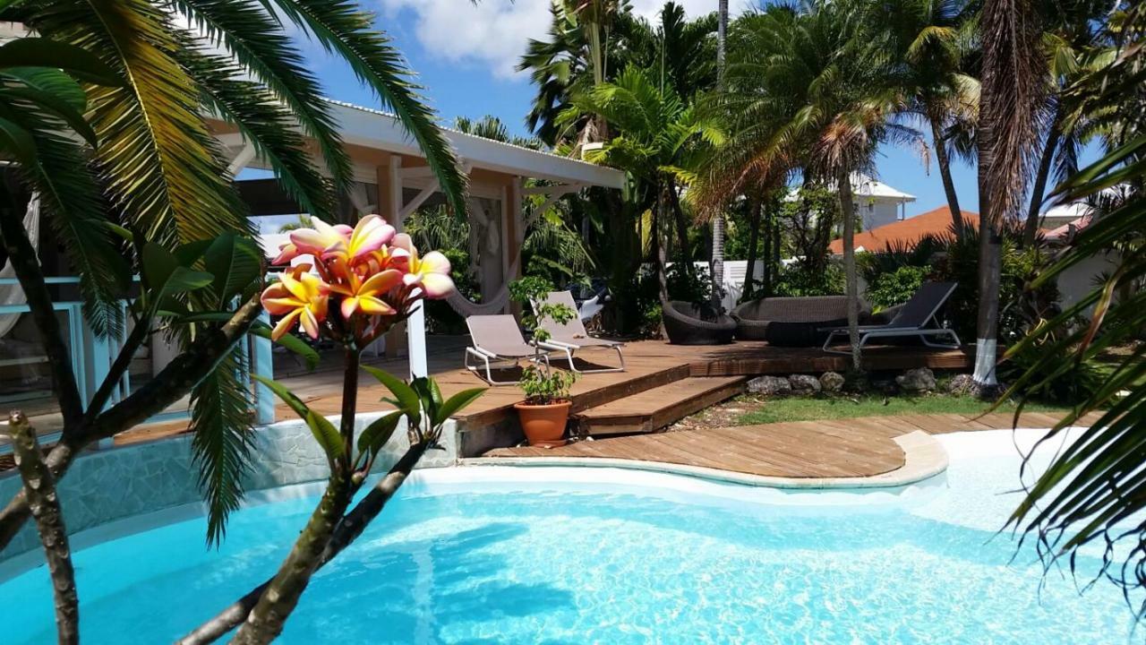Villa Piscine et Iguanes en bord de mer proche plages marina et golf Saint-Francois  Extérieur photo